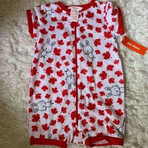 Canada Onesie 🇨🇦